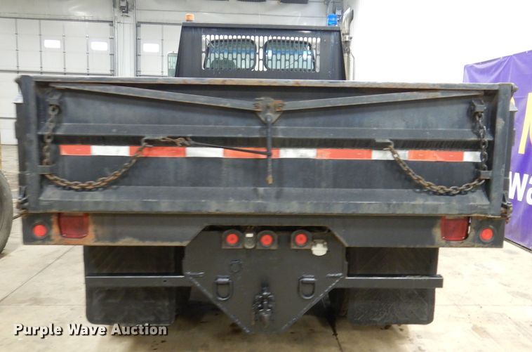 image for item KG9986 1998 Ford Louisville  flatbed truck