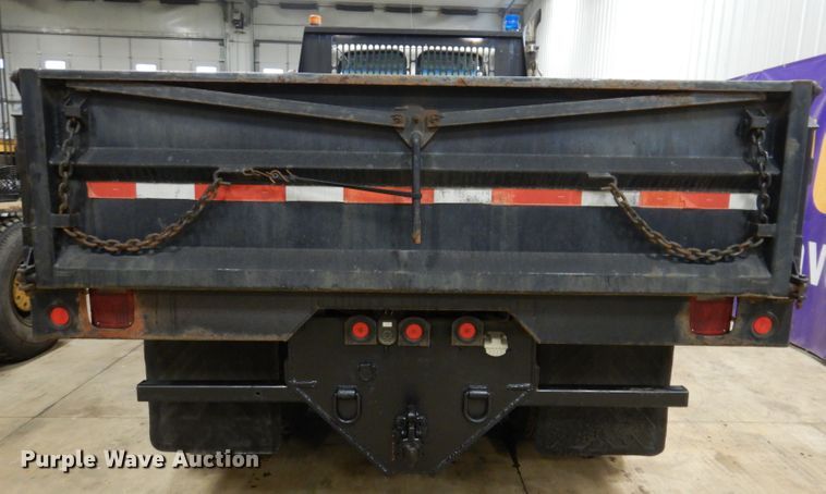 image for item KG9986 1998 Ford Louisville  flatbed truck