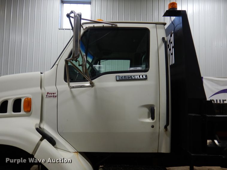 image for item KG9986 1998 Ford Louisville  flatbed truck