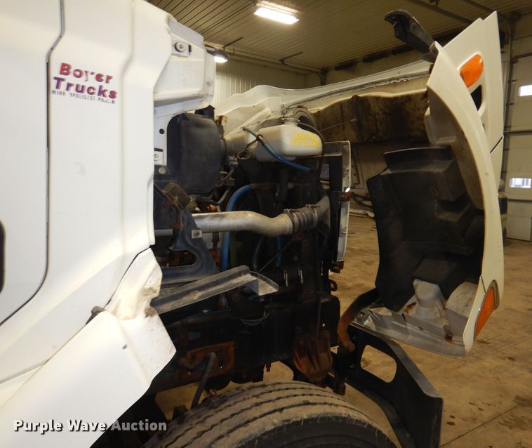 image for item KG9986 1998 Ford Louisville  flatbed truck