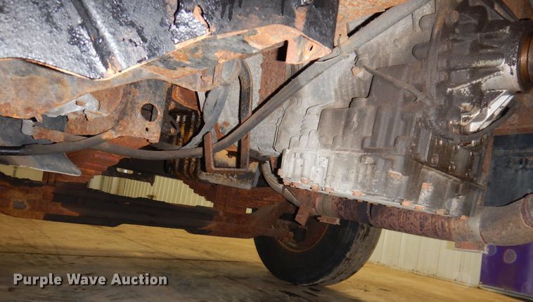 image for item KG9986 1998 Ford Louisville  flatbed truck