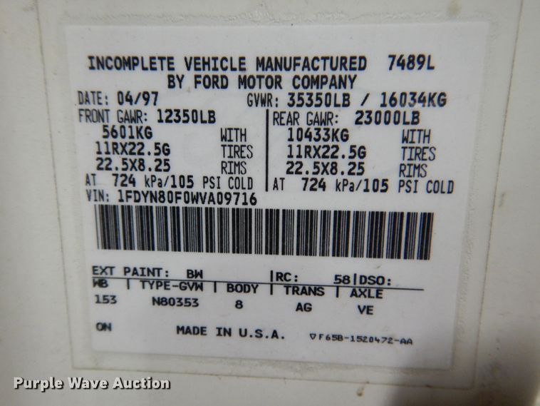 image for item KG9986 1998 Ford Louisville  flatbed truck