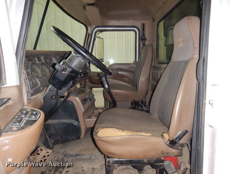 image for item KG9992 2004 Mack CV713 Granite  dump truck