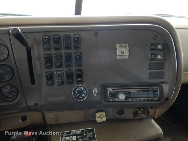 image for item KG9992 2004 Mack CV713 Granite  dump truck