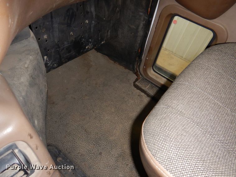 image for item KG9992 2004 Mack CV713 Granite  dump truck