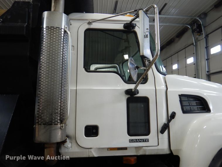 image for item KG9992 2004 Mack CV713 Granite  dump truck