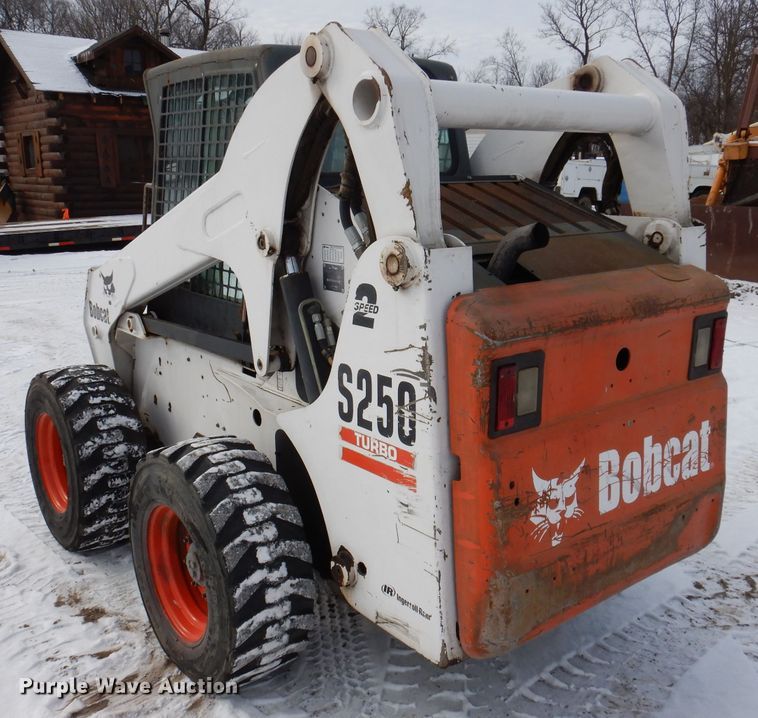 image for item KH9002 2003 Bobcat S250  skid steer loader