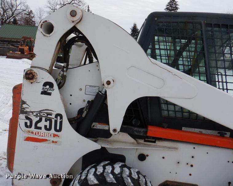 image for item KH9002 2003 Bobcat S250  skid steer loader
