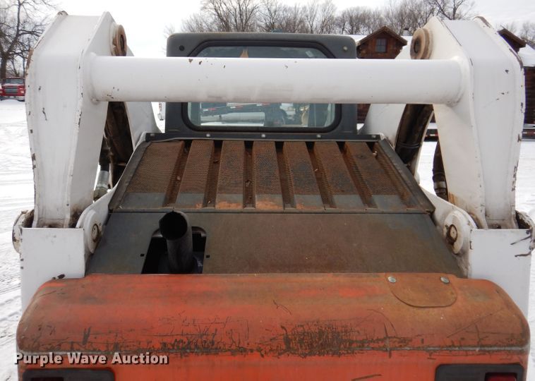 image for item KH9002 2003 Bobcat S250  skid steer loader