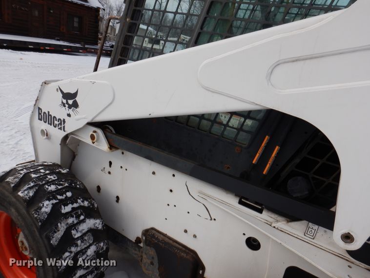 image for item KH9002 2003 Bobcat S250  skid steer loader