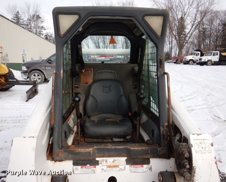 image for item KH9002 2003 Bobcat S250  skid steer loader