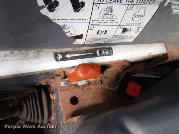 image for item KH9002 2003 Bobcat S250  skid steer loader