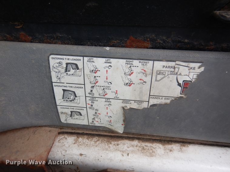 image for item KH9002 2003 Bobcat S250  skid steer loader