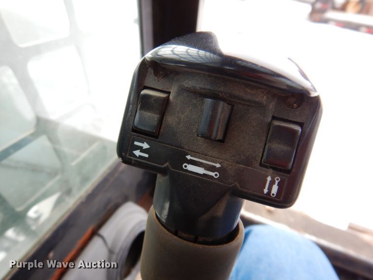 image for item KH9002 2003 Bobcat S250  skid steer loader