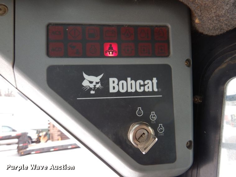 image for item KH9002 2003 Bobcat S250  skid steer loader