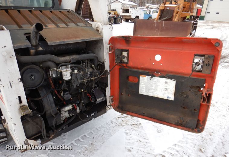 image for item KH9002 2003 Bobcat S250  skid steer loader