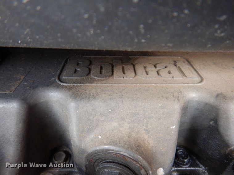 image for item KH9002 2003 Bobcat S250  skid steer loader