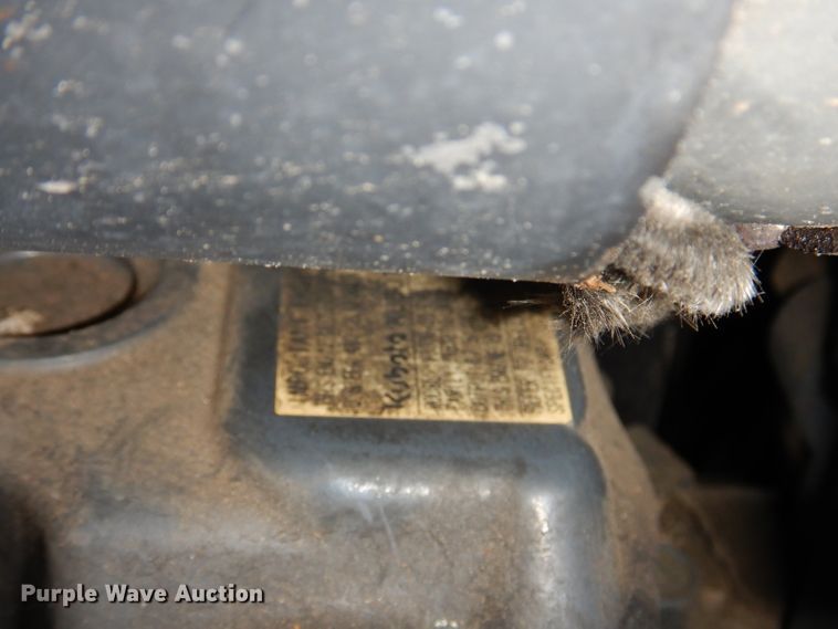 image for item KH9002 2003 Bobcat S250  skid steer loader