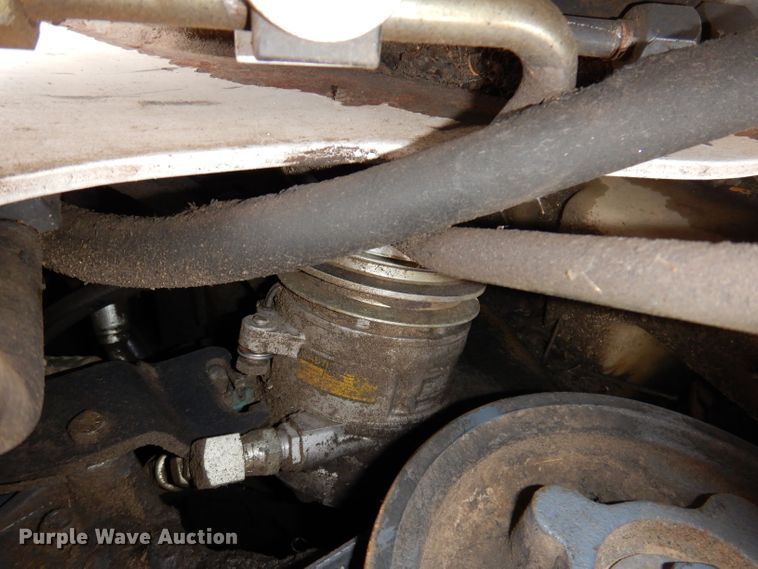 image for item KH9002 2003 Bobcat S250  skid steer loader