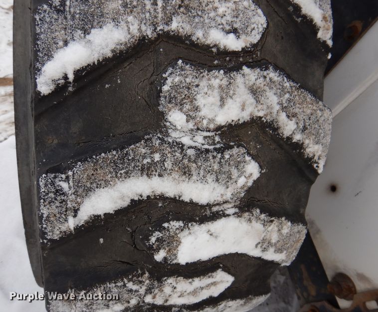 image for item KH9002 2003 Bobcat S250  skid steer loader