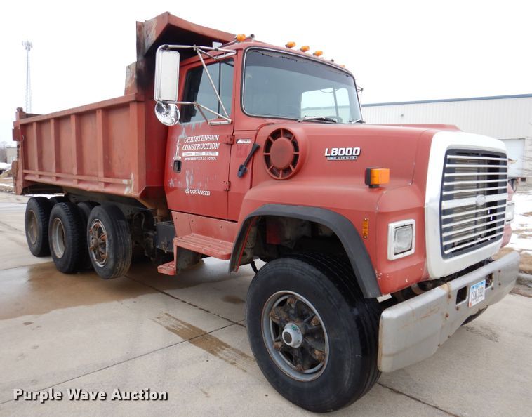 image for item KH9006 1994 Ford LT8000F  dump truck