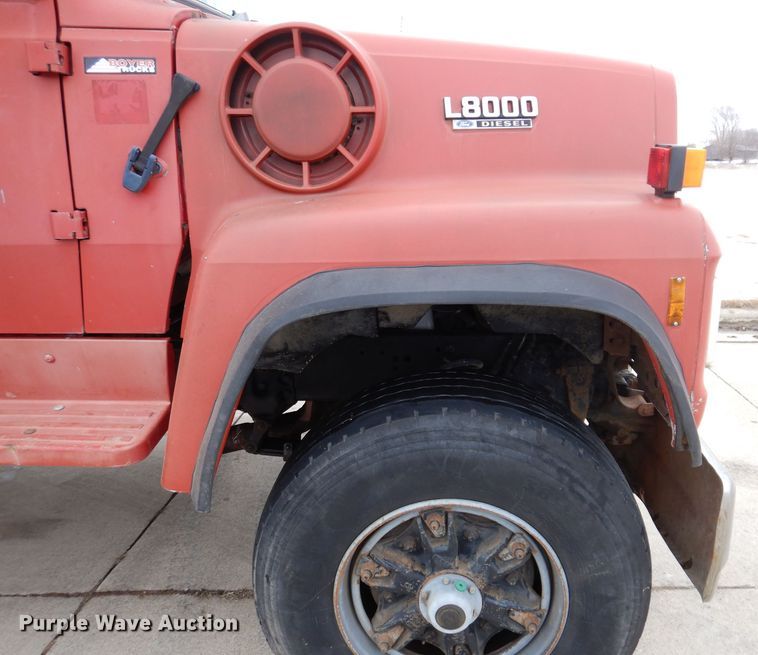 image for item KH9006 1994 Ford LT8000F  dump truck