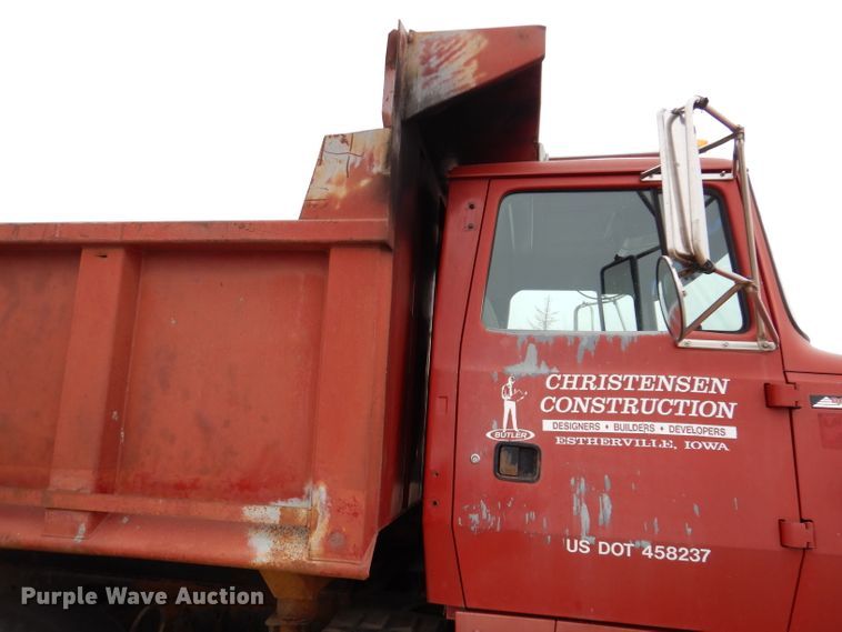 image for item KH9006 1994 Ford LT8000F  dump truck