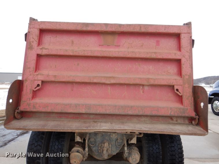 image for item KH9006 1994 Ford LT8000F  dump truck