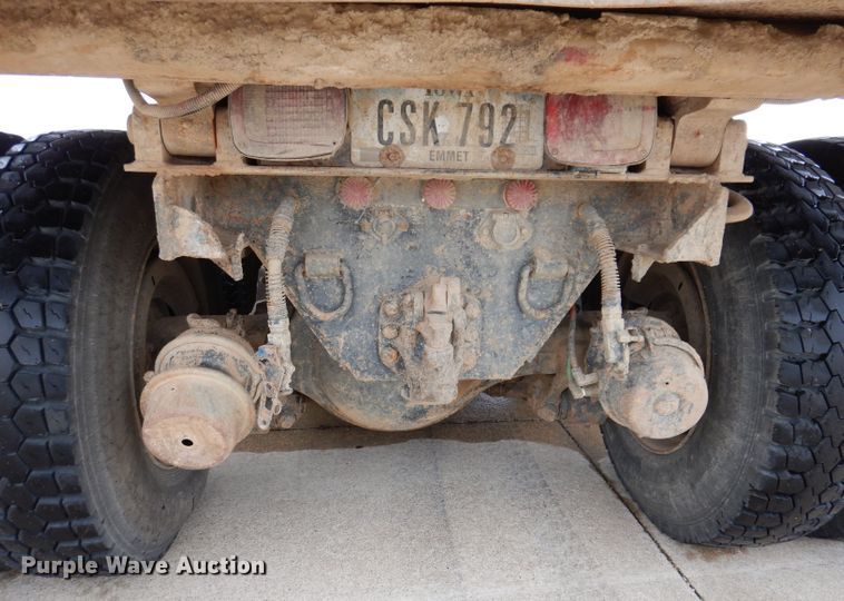 image for item KH9006 1994 Ford LT8000F  dump truck