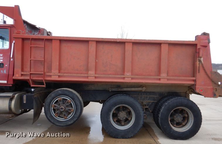 image for item KH9006 1994 Ford LT8000F  dump truck