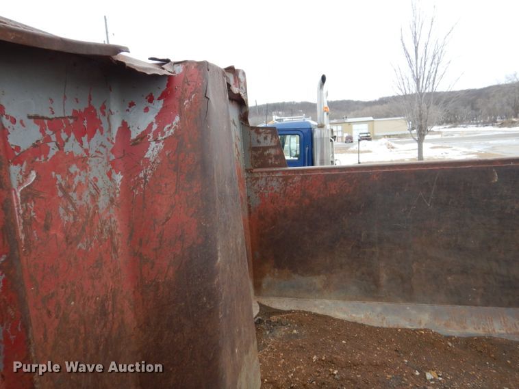 image for item KH9006 1994 Ford LT8000F  dump truck