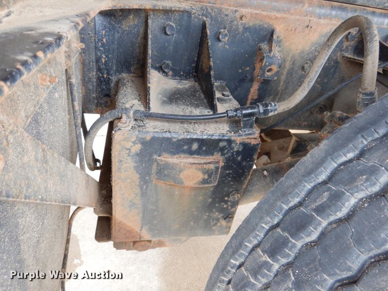 image for item KH9006 1994 Ford LT8000F  dump truck