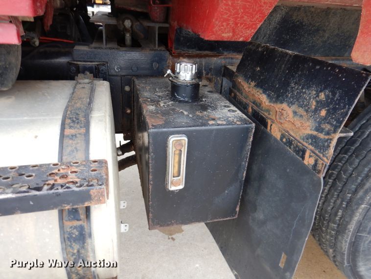 image for item KH9006 1994 Ford LT8000F  dump truck