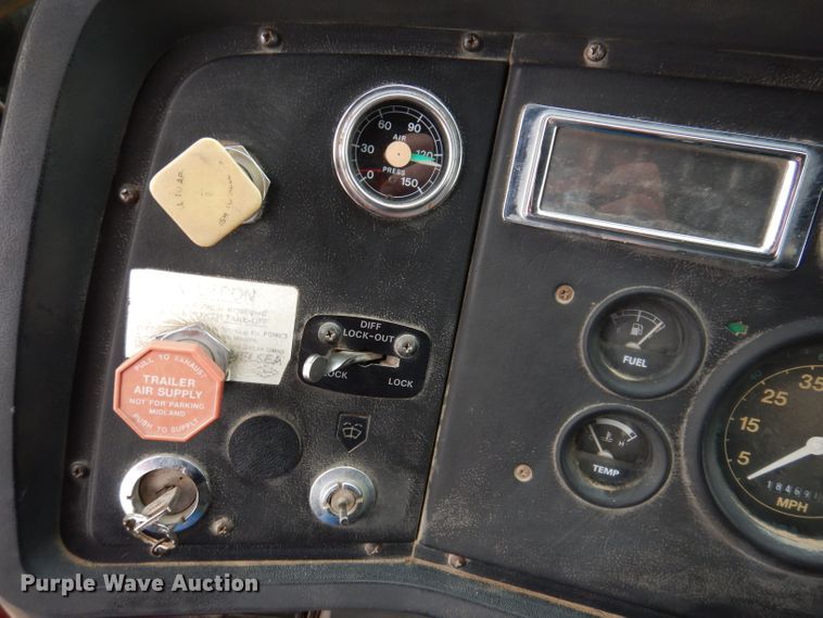 image for item KH9006 1994 Ford LT8000F  dump truck