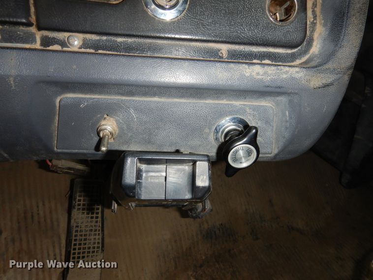 image for item KH9006 1994 Ford LT8000F  dump truck