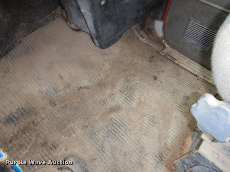 image for item KH9006 1994 Ford LT8000F  dump truck