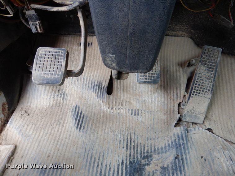 image for item KH9006 1994 Ford LT8000F  dump truck