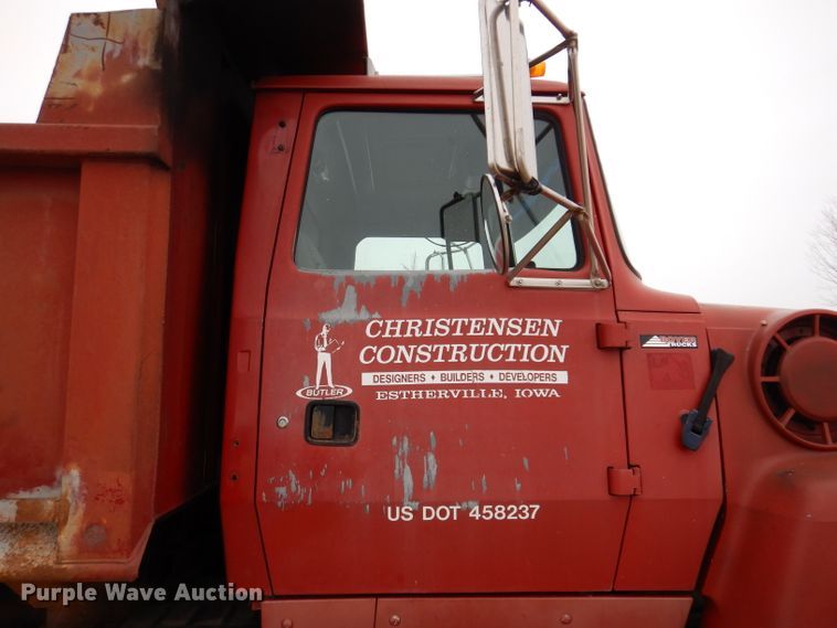 image for item KH9006 1994 Ford LT8000F  dump truck