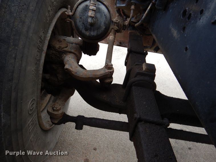 image for item KH9006 1994 Ford LT8000F  dump truck