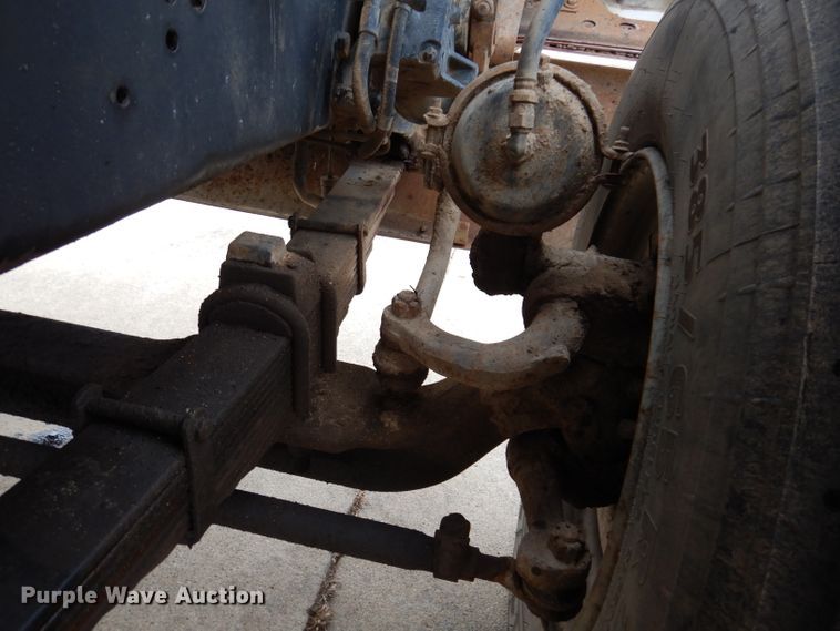 image for item KH9006 1994 Ford LT8000F  dump truck