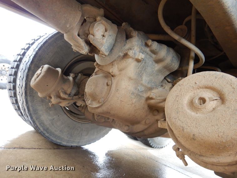 image for item KH9006 1994 Ford LT8000F  dump truck