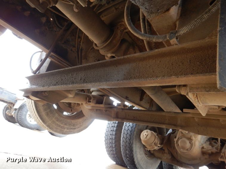 image for item KH9006 1994 Ford LT8000F  dump truck