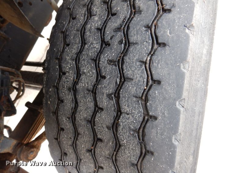 image for item KH9006 1994 Ford LT8000F  dump truck