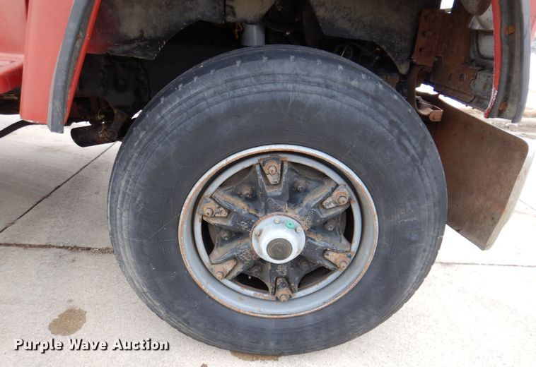 image for item KH9006 1994 Ford LT8000F  dump truck