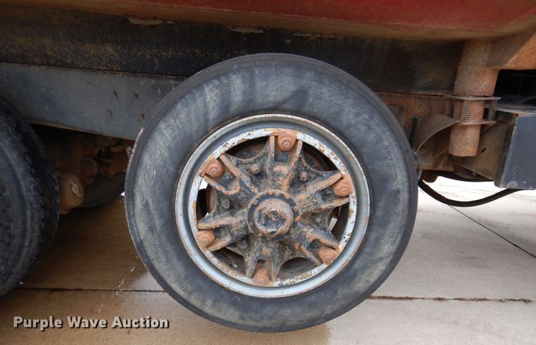 image for item KH9006 1994 Ford LT8000F  dump truck