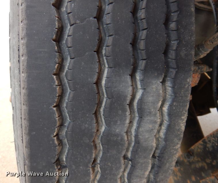 image for item KH9006 1994 Ford LT8000F  dump truck