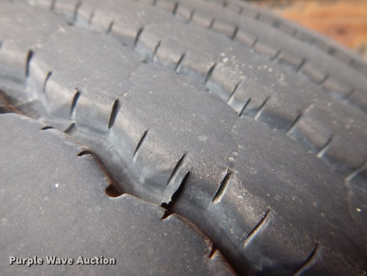 image for item KH9006 1994 Ford LT8000F  dump truck