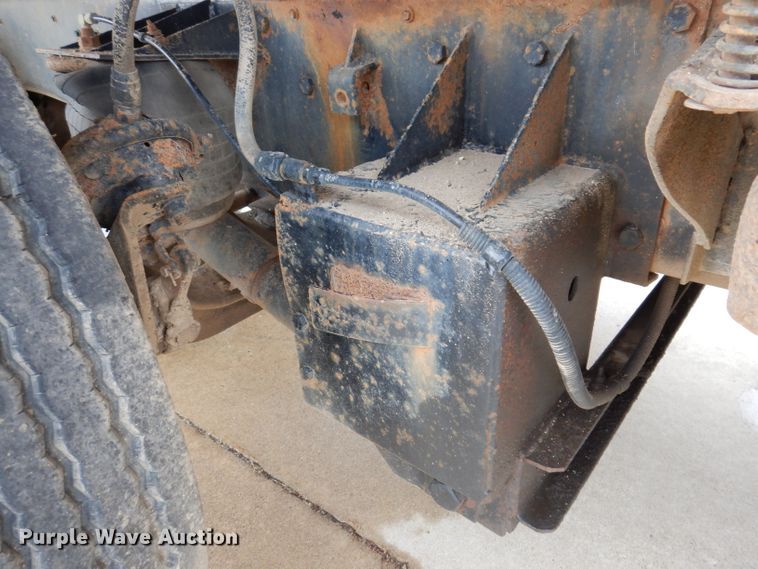 image for item KH9006 1994 Ford LT8000F  dump truck