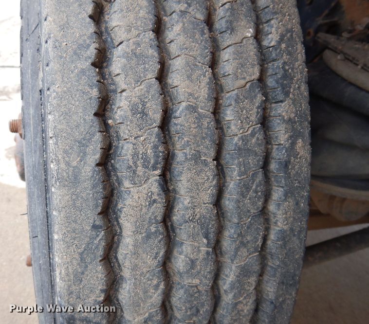 image for item KH9006 1994 Ford LT8000F  dump truck