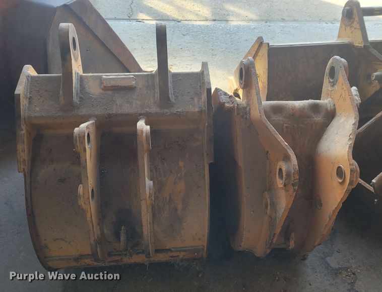 image for item KH9761 (6) backhoe buckets